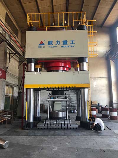 鋁型材擠壓用液壓機調(diào)試